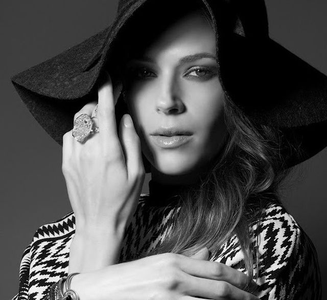 Amanda Righetti. editorial photo 27 of 105